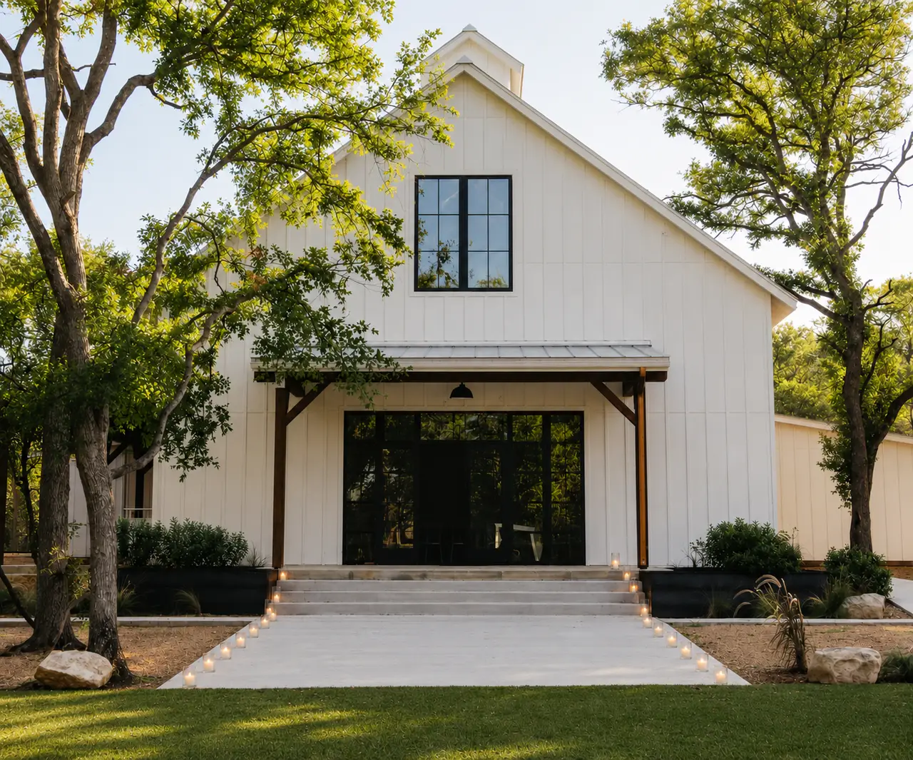 Camp Hideaway farmhouse property exterior