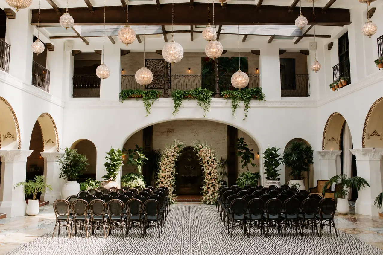 The Ebell of Long Beach indoor ceremony