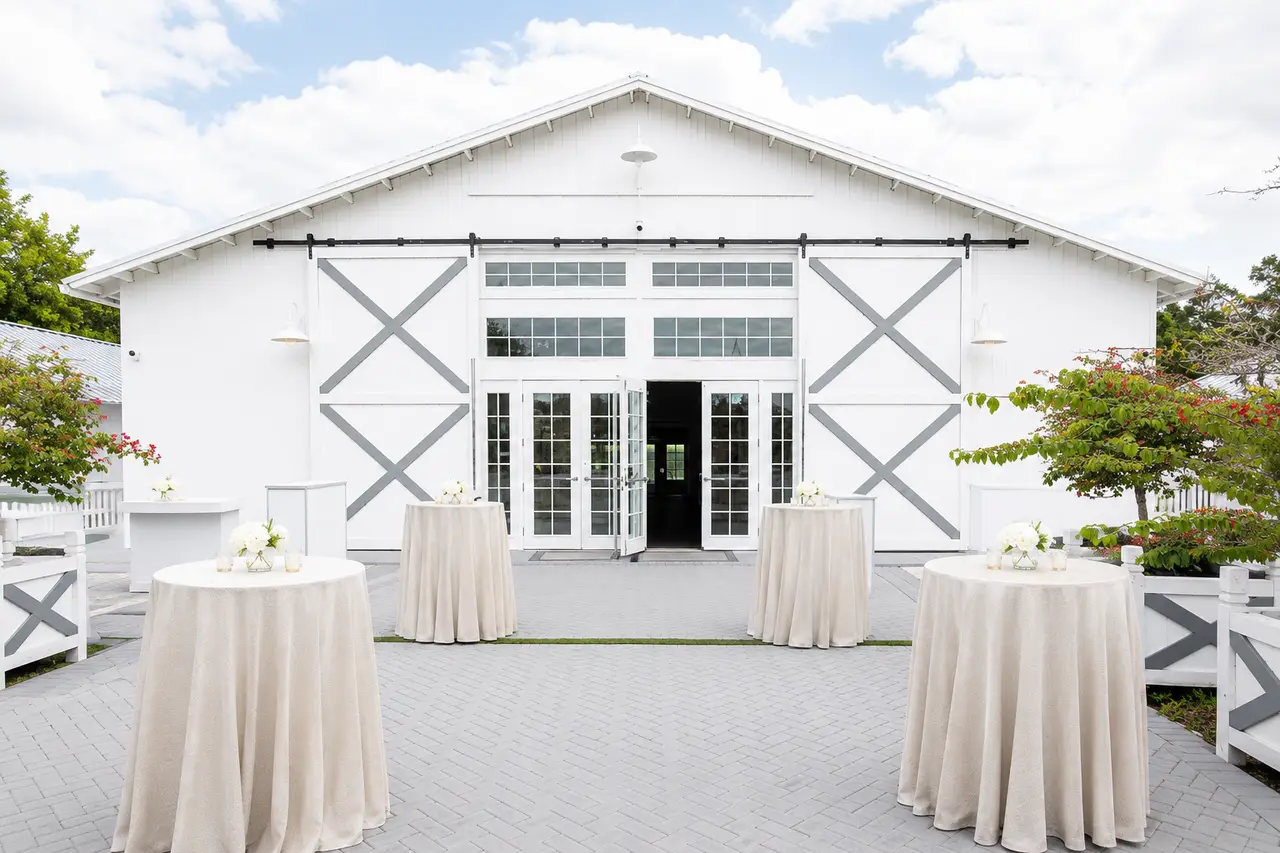 The White Barn FL cocktail reception