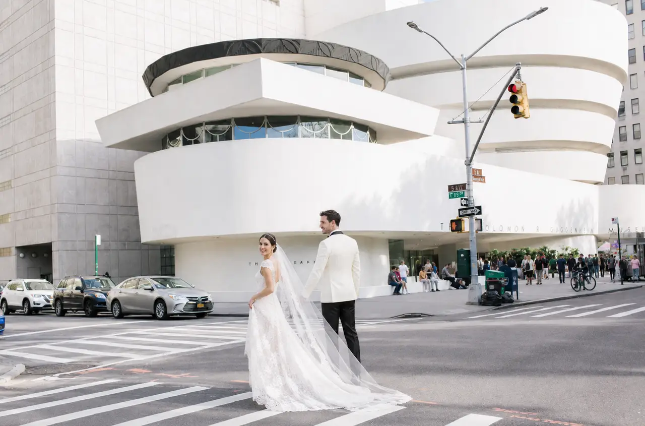 Solomon R. Guggenheim Museum bride groom nyc walk