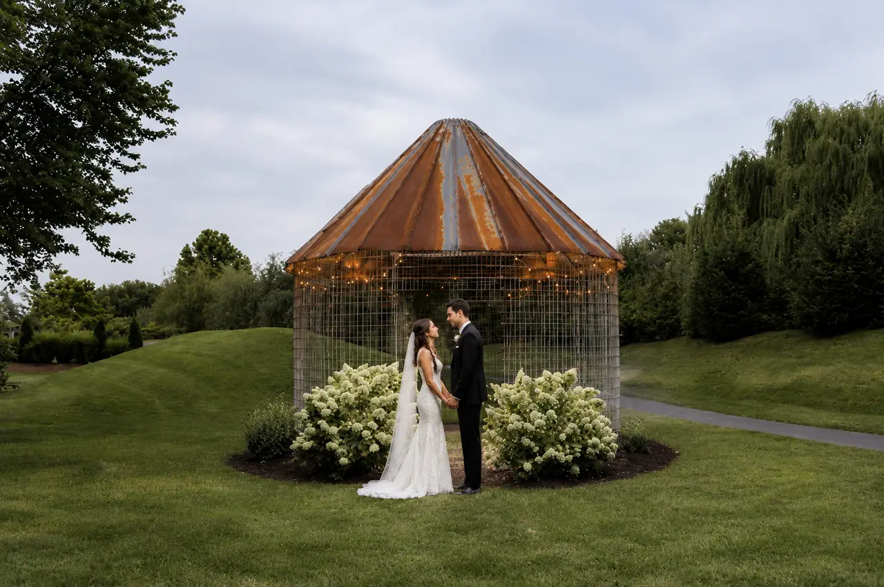 Stoltzfus Homestead and Gardens bridal portrait