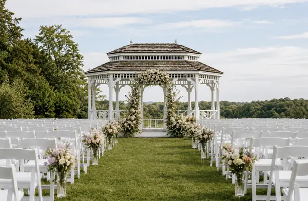 Salem Cross Inn garden ceremony