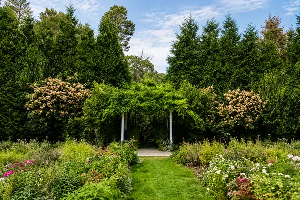 Lambert's Cove Inn garden wedding ceremony
