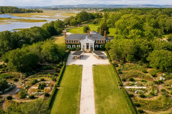 Boone Hall Plantation & Gardens grounds