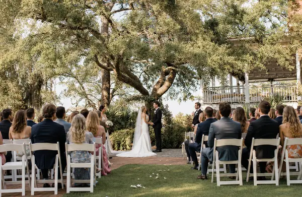 The Creek Club at I'On ceremony under tree