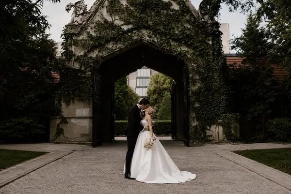 The Quadrangle Club bridal portrait under archway