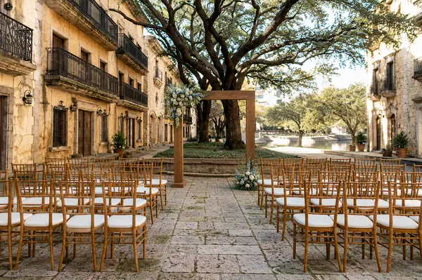 The Venetian Terrace courtyard ceremony