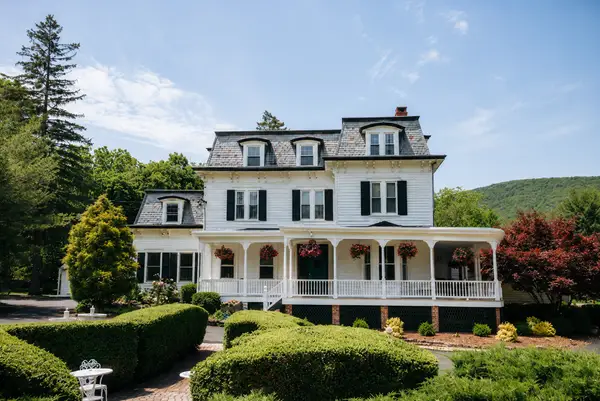 Mountainville Manor property exterior