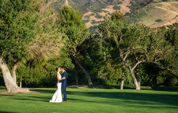 Fairview Green River country club bridal portrait
