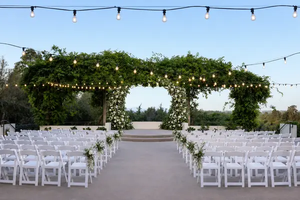 Chaminade Resort & Spa courtyard ceremony