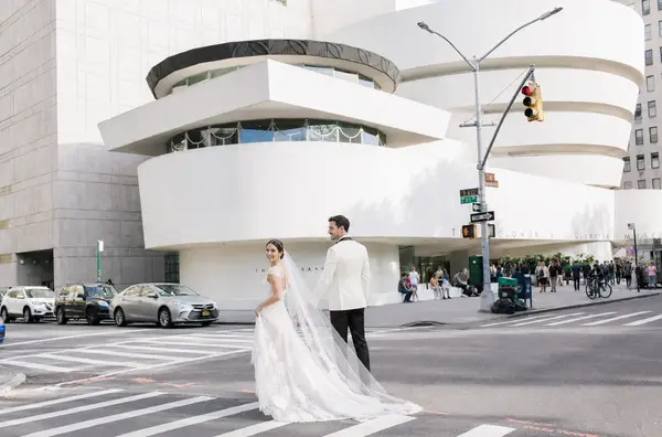 Solomon R. Guggenheim Museum bride groom nyc walk