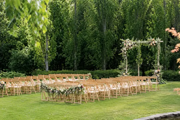 Cedarbrook Lodge garden ceremony
