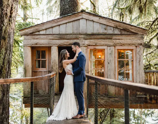 Treehouse Point elopement bridal portrait