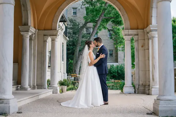 Josephine Butler Parks Center bridal portrait